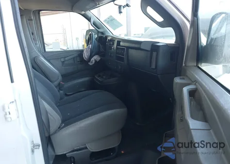 2018 GMC Savana 2500 Work Van z USA, uszkodzony, nr VIN 1GTW7AFG6J1902308